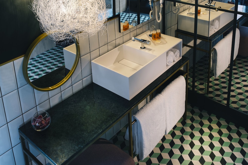 Premium Double Room - Photo 6