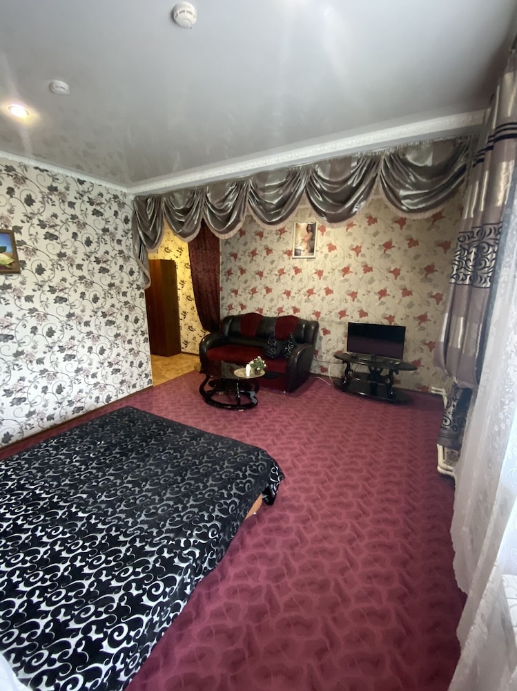 Deluxe Room, 1 King Bed photo 3
