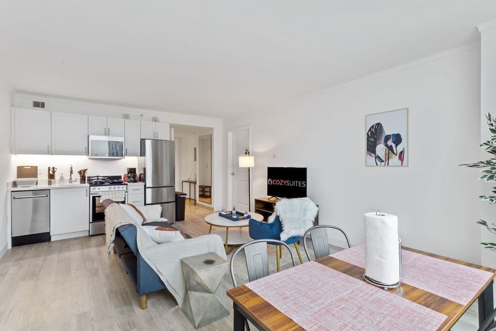 Deluxe Condo, 1 Bedroom photo 2