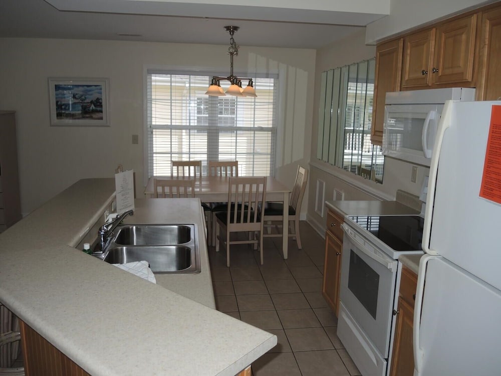 Condo, 1 Bedroom photo 3