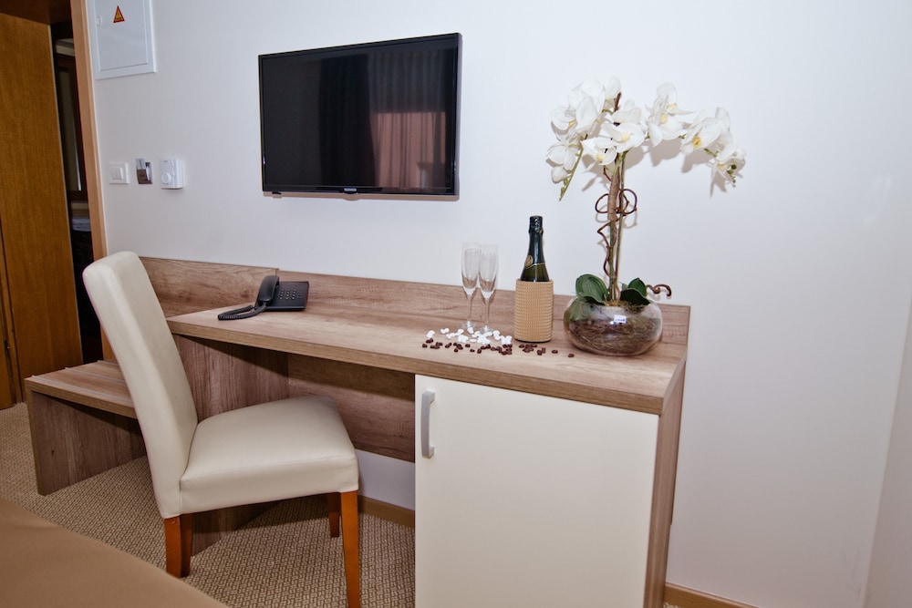 Basic Triple Room photo 1