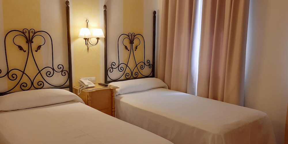 Double Room Single Use, 1 Double or 2 Twin Beds, River View - Photo 1