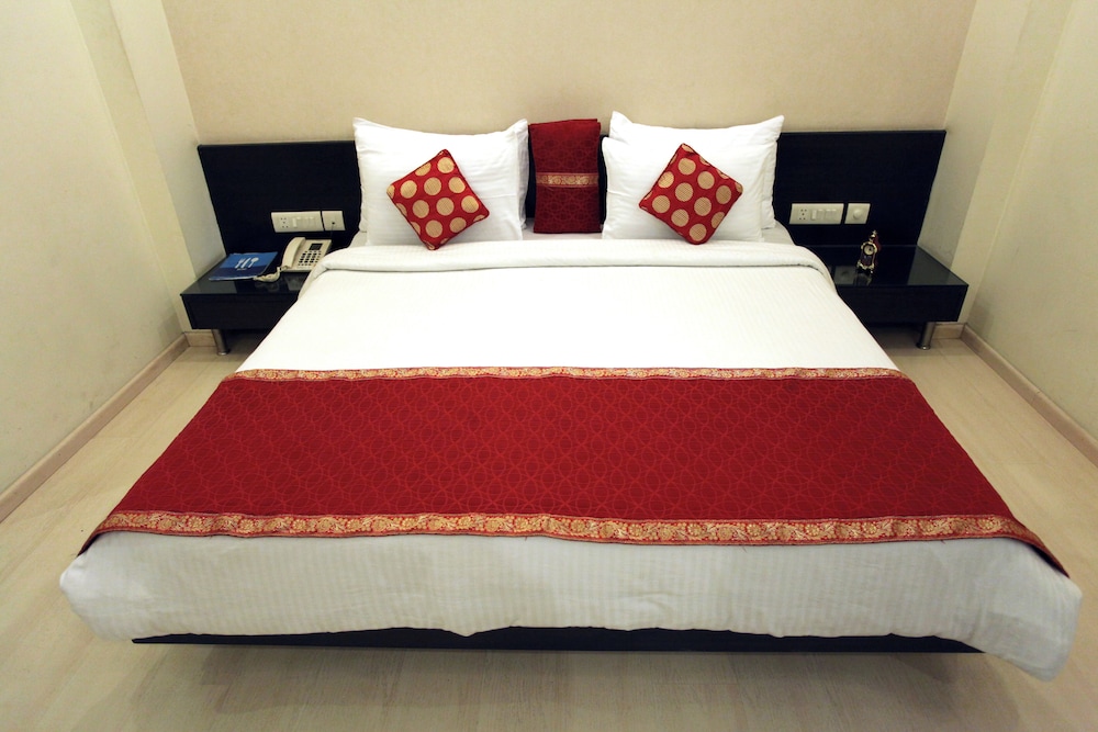 Deluxe Room - Photo 8