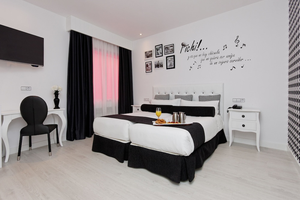 Double Room - Photo 3