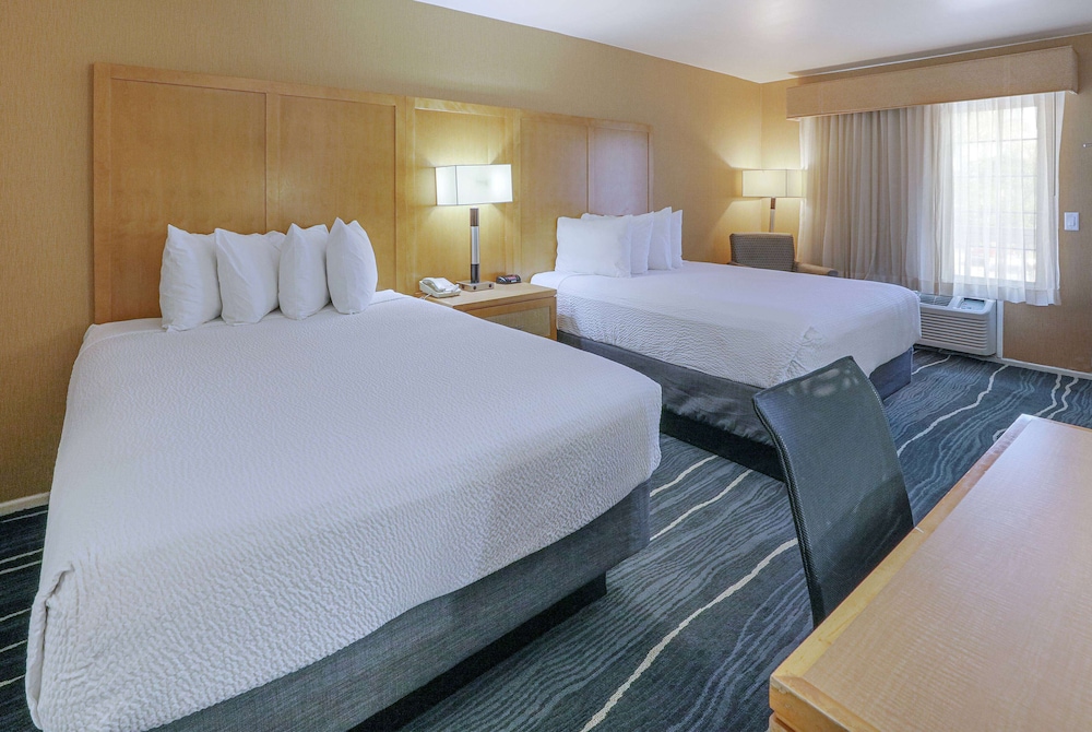 Standard Room (bed type selected at check in) photo 3