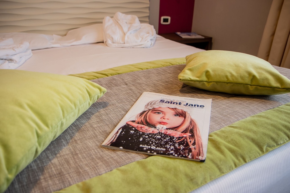 Classic Double or Twin Room photo 3
