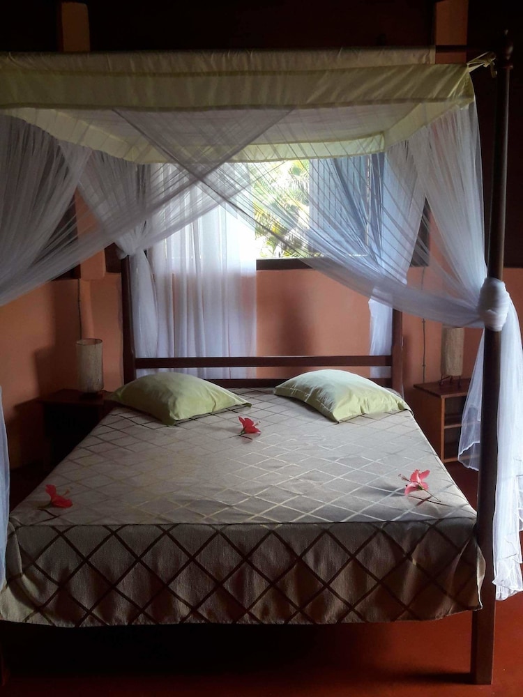Bungalow, 1 King Bed, Garden View