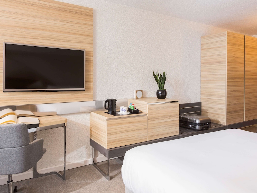 Executive Room, 1 Queen Bed with Sofa bed photo 2