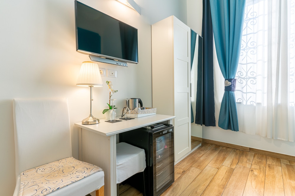Comfort Double Room, 1 Queen Bed, Courtyard View photo 2