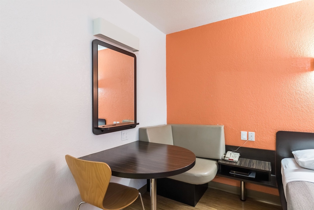 Standard Room, 2 Double Beds, Non Smoking, Refrigerator & Microwave - Photo 8
