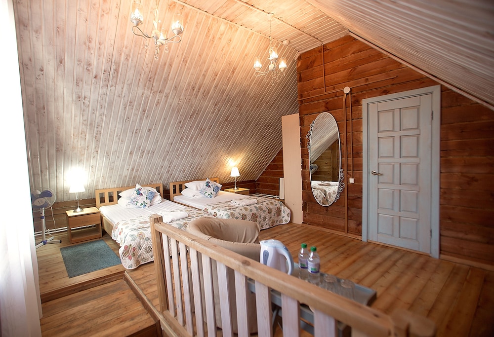 Economy Chalet photo 3