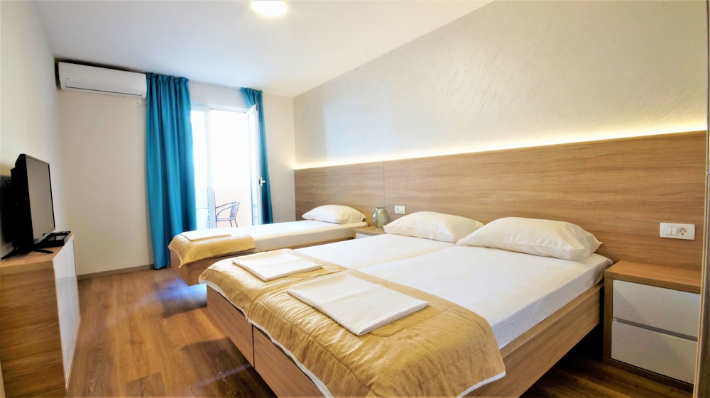 Apartment, 1 Bedroom, Balcony, Sea View photo 2