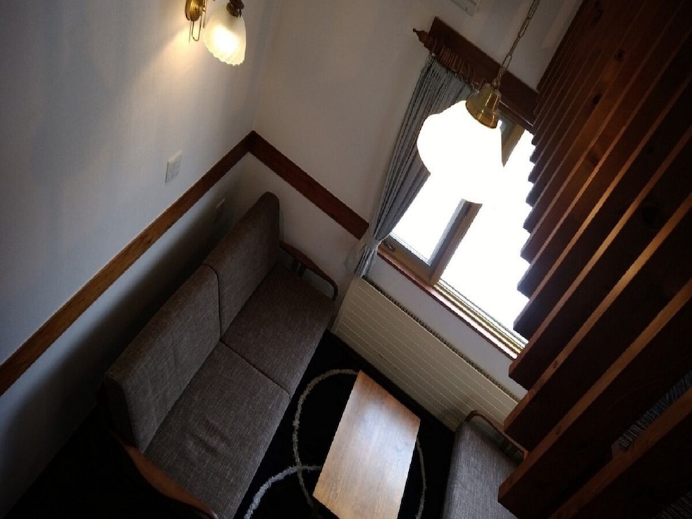 Quadruple Room, Shared Bathroom (Shared Bathroom opens 16:00-23:00) photo 1