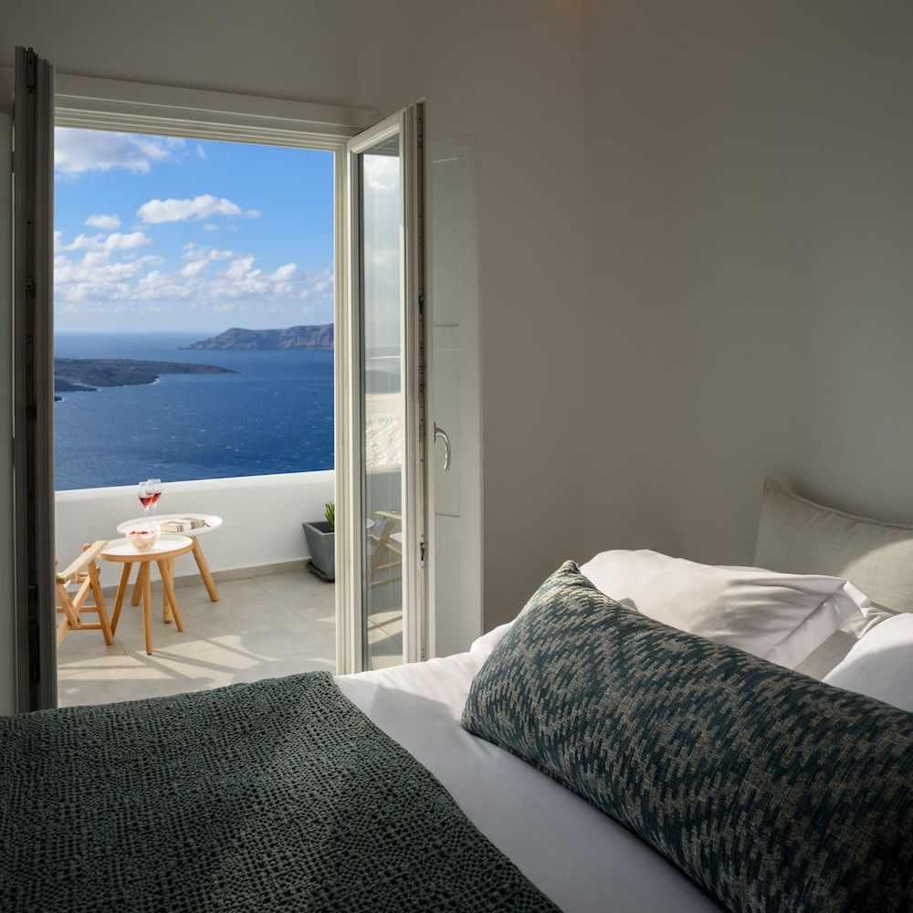 Suite, Balcony (Caldera View) - Photo 20