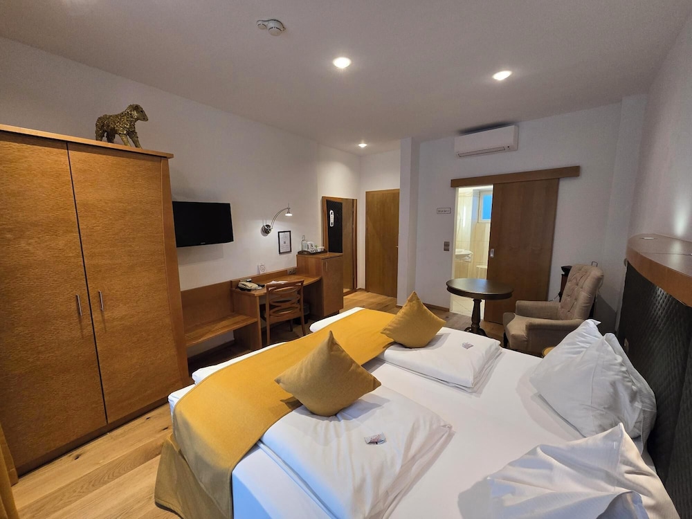Premium Double Room, City View photo 2