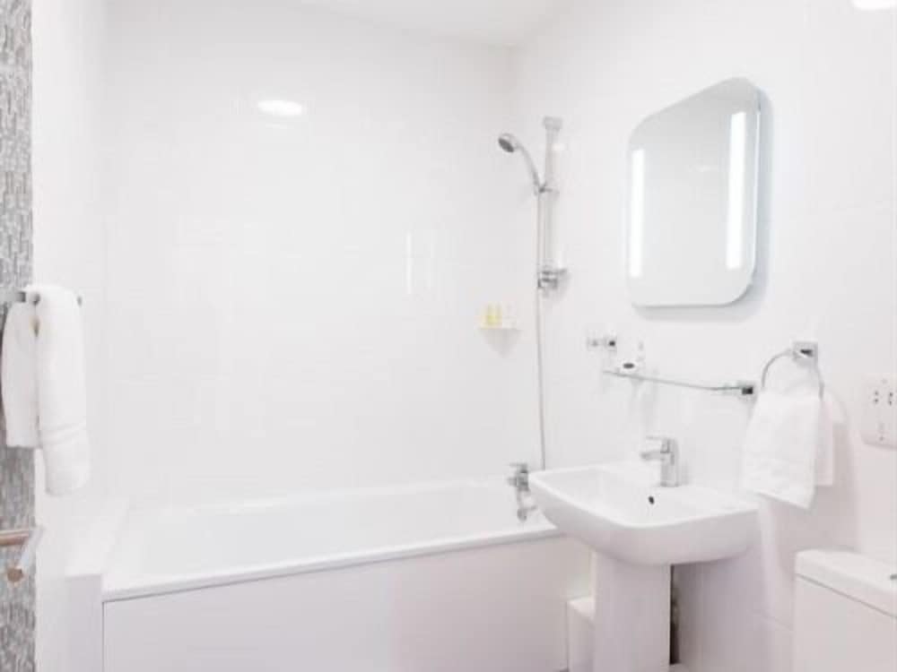 Single Room, Ensuite photo 2