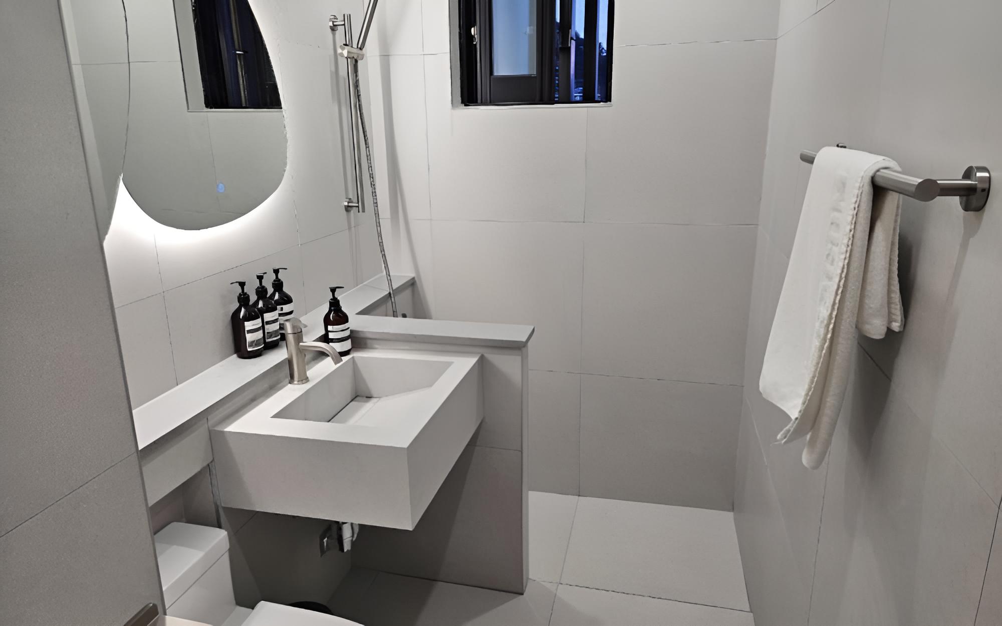 Room (VIP Room 201 Ocean View)