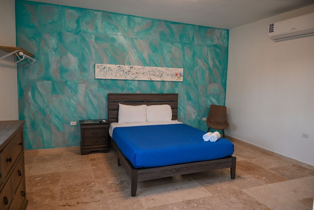 Economy Room, 1 Queen Bed