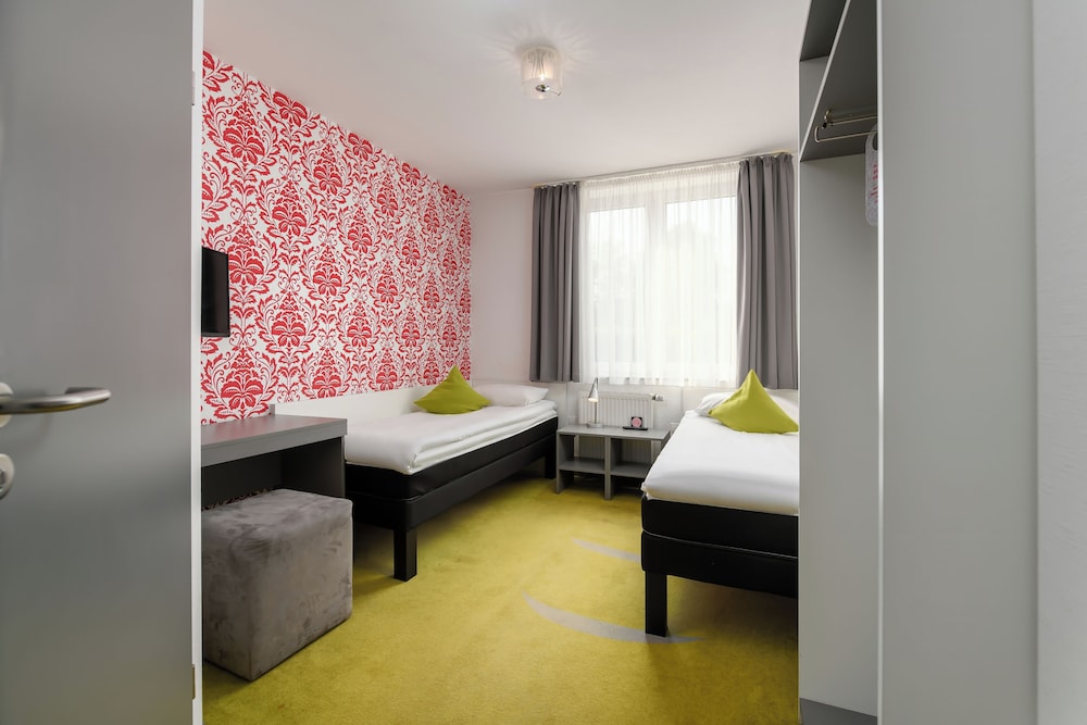 Comfort Twin Room, Non Smoking, City View photo 2