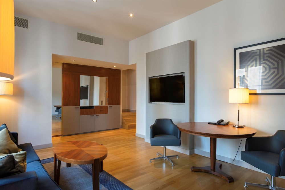 Suite, 1 King Bed, Connecting Rooms (Duplex)