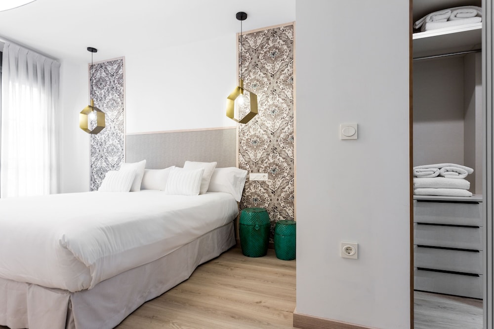 Apartamento Familiar, 2 habitaciones (Real de la Carretería 1.3)