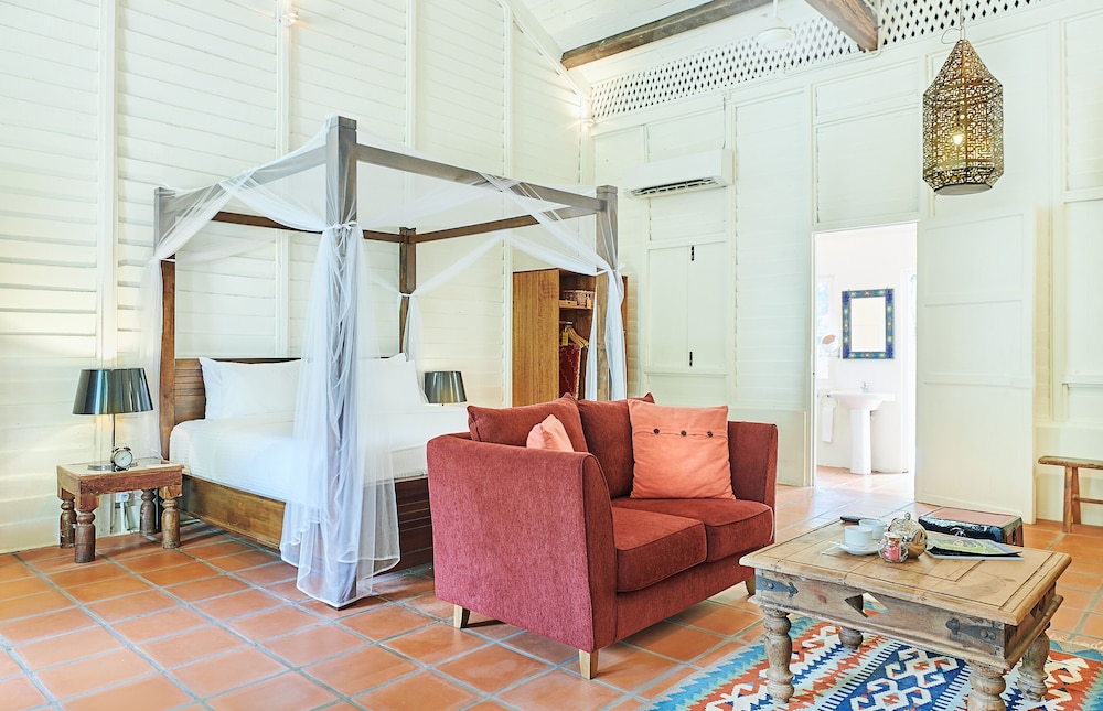 Double Bedroom Suite with Private Garden - Estate House 2