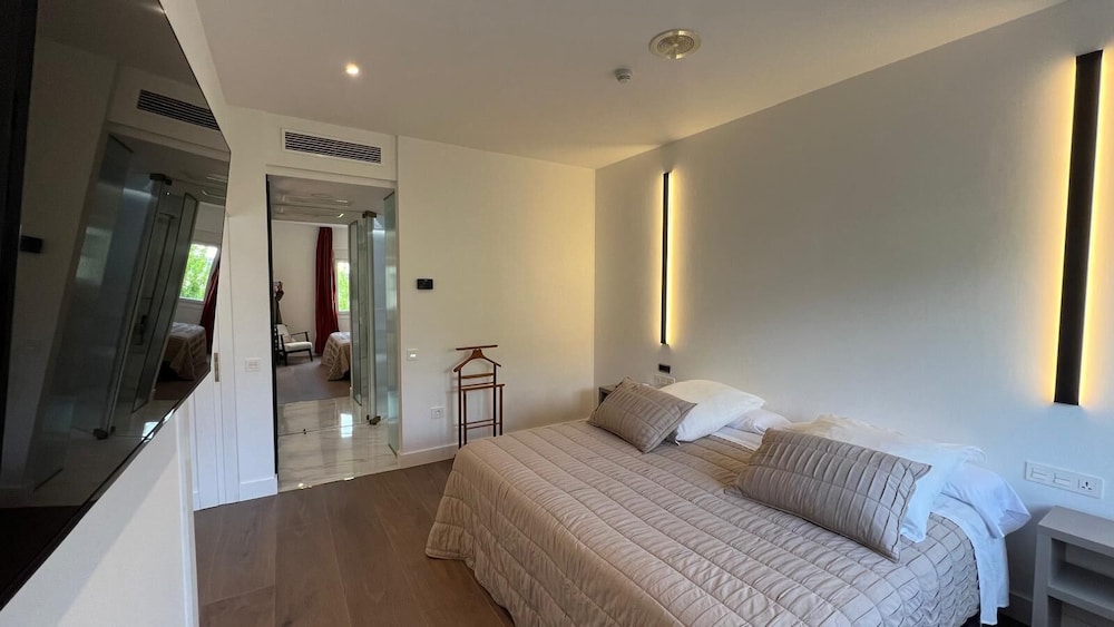 Premium Studio Suite photo 3