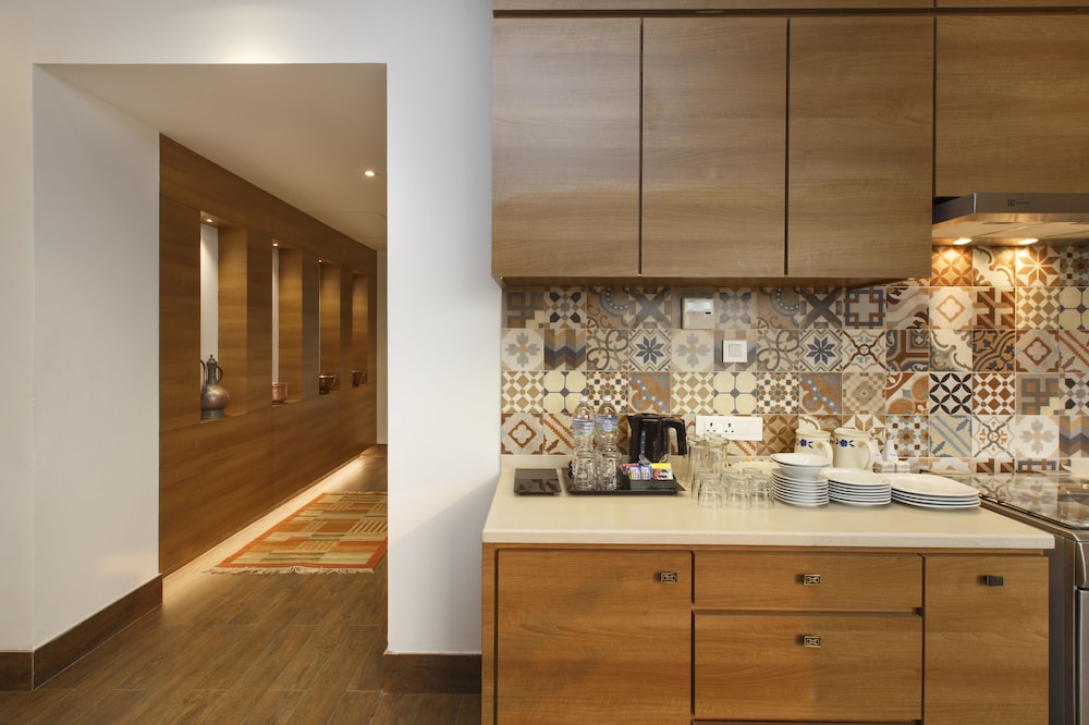 Junior Suite with Balcony - Photo 2