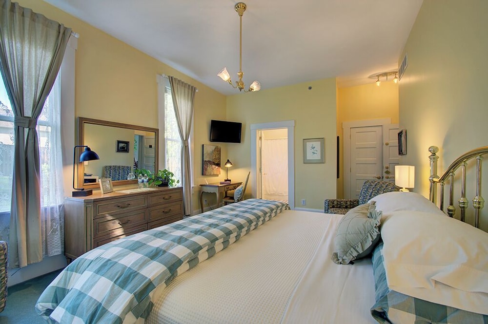 Eastman  Suite photo 3