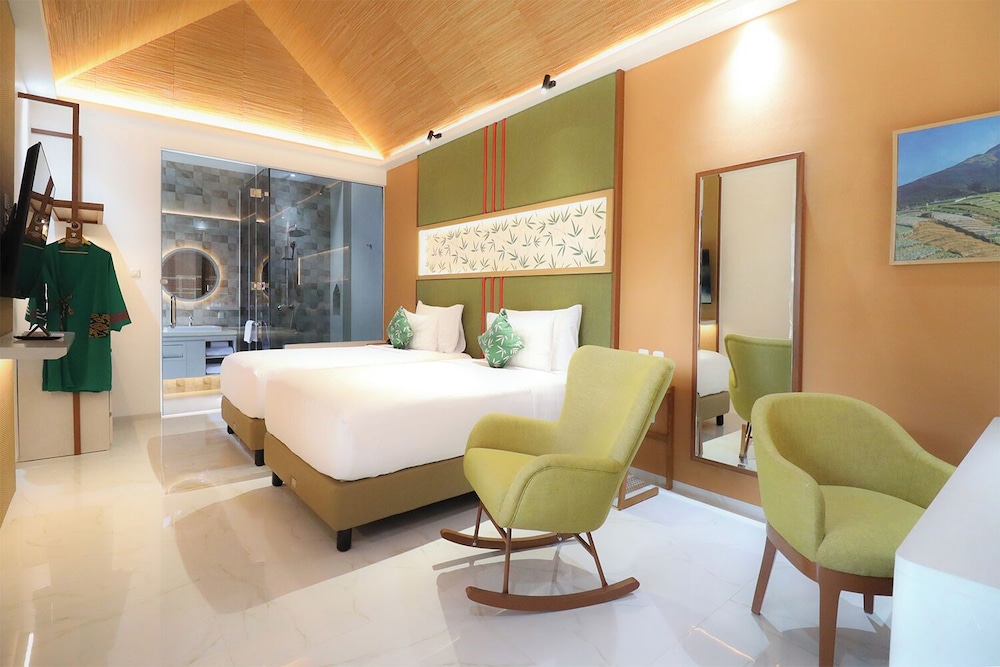 Premier Room, Terrace, Garden View