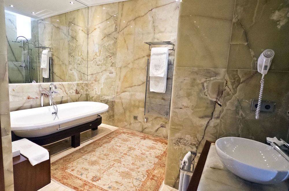 Grand Suite, Terrace, Partial Sea View Grand Suite, Terrace, Partial Sea View