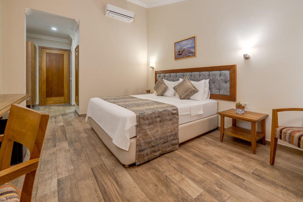 Standard Double or Twin Room, Garden View