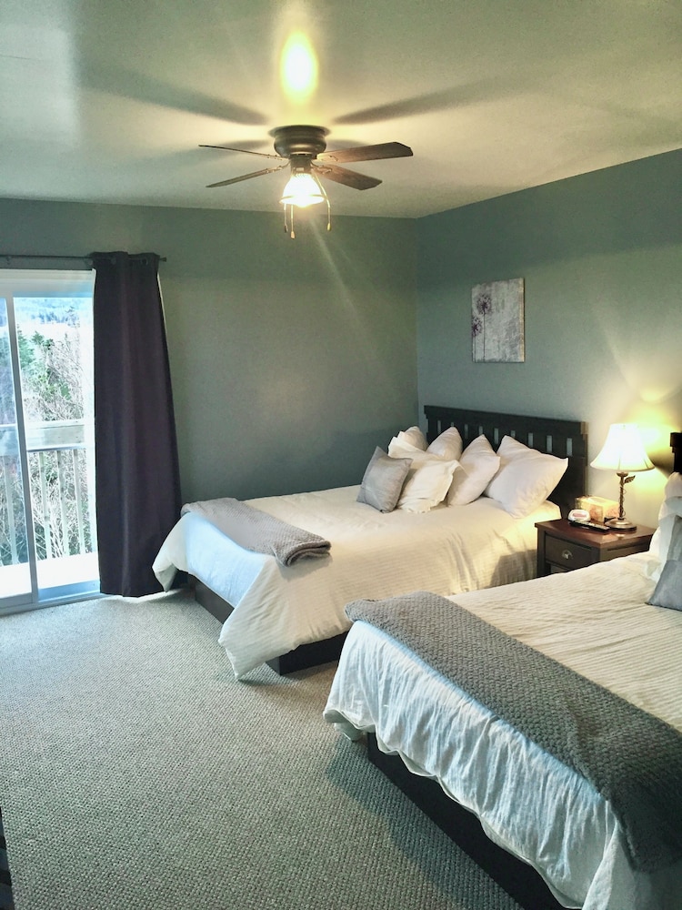 Basic Double Room, 2 Double Beds, Non Smoking