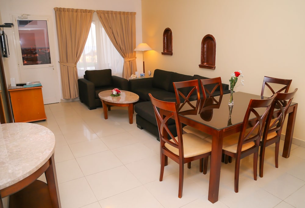 Two bedroom apartment sea view photo 3