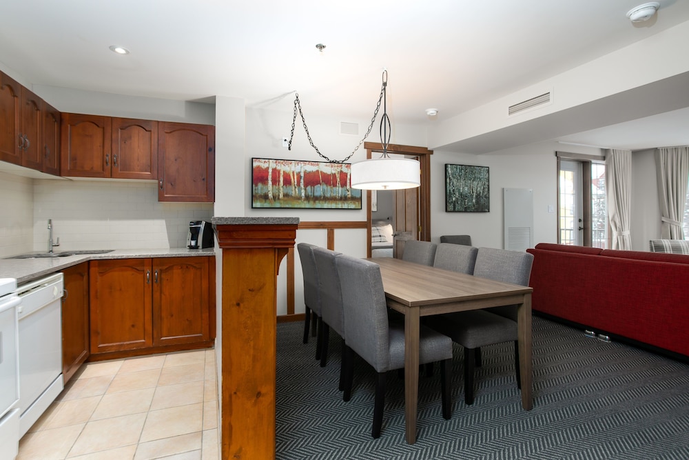 Condo, 2 Bedrooms - Photo 4