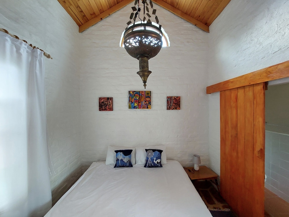 Standard Room (The Priory: Stained Glass Room) photo 2