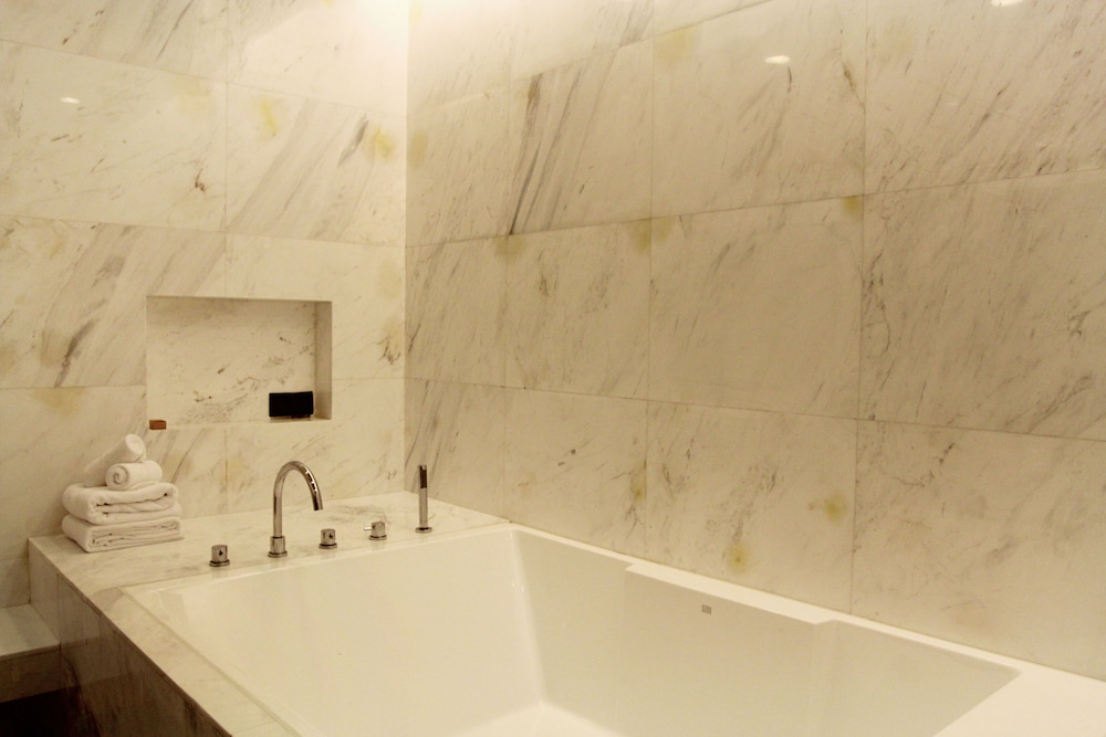 Suite, 2 Bedrooms (Living Dining Areas) photo 2