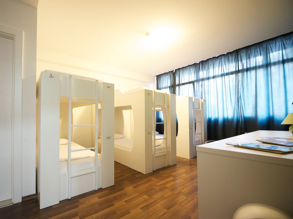 Shared Dormitory, 6 Bedrooms