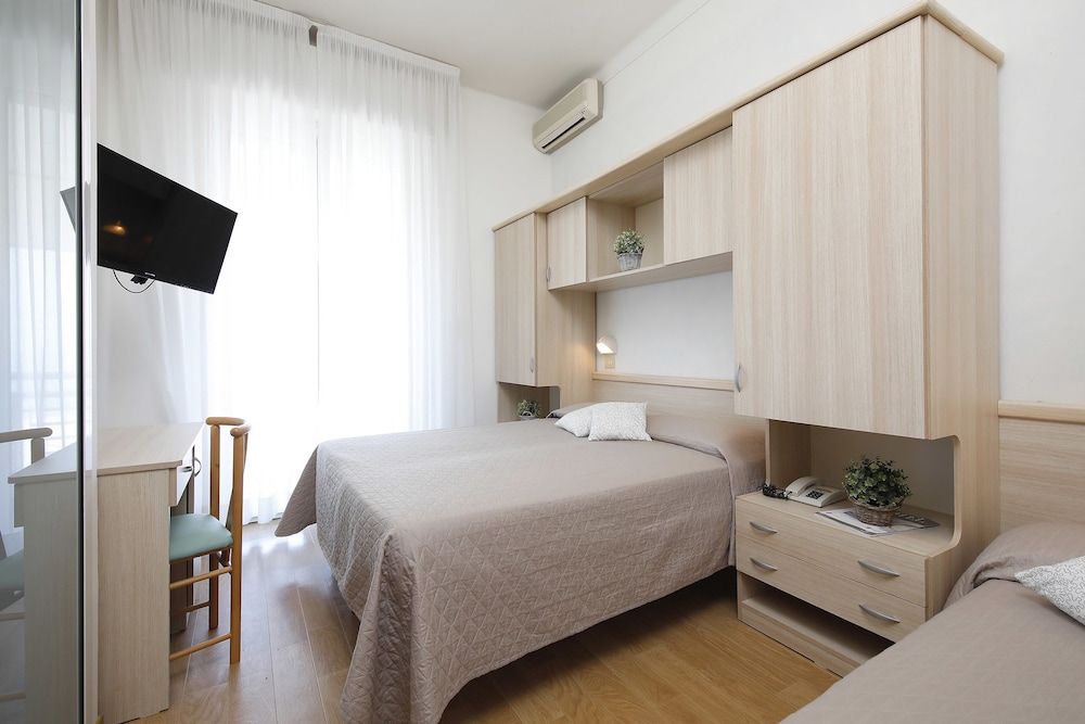 Triple Room, Balcony photo 2