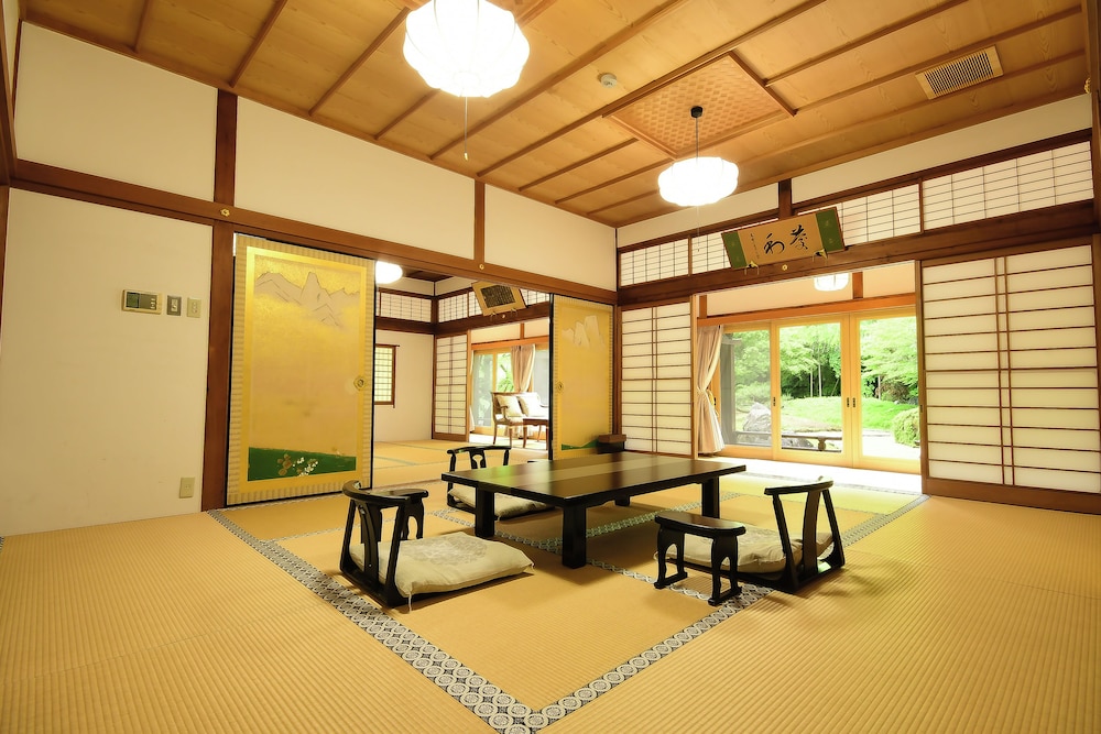 Deluxe Suite, Non Smoking, Garden View photo 2