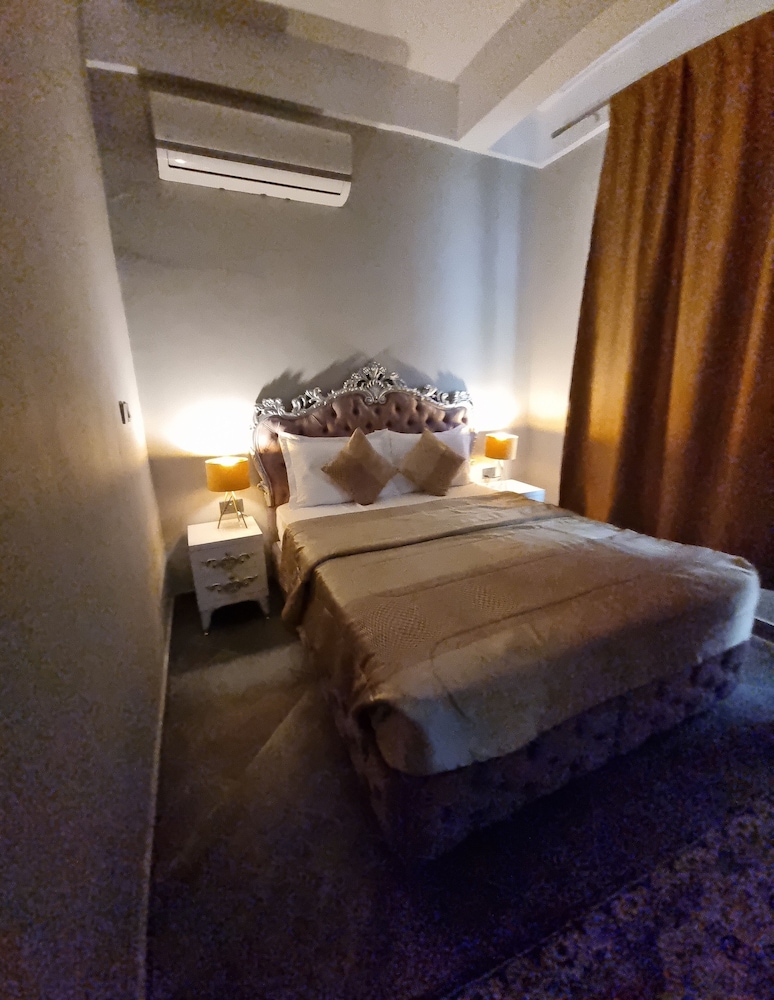 Elite Room, 1 Queen Bed photo 2