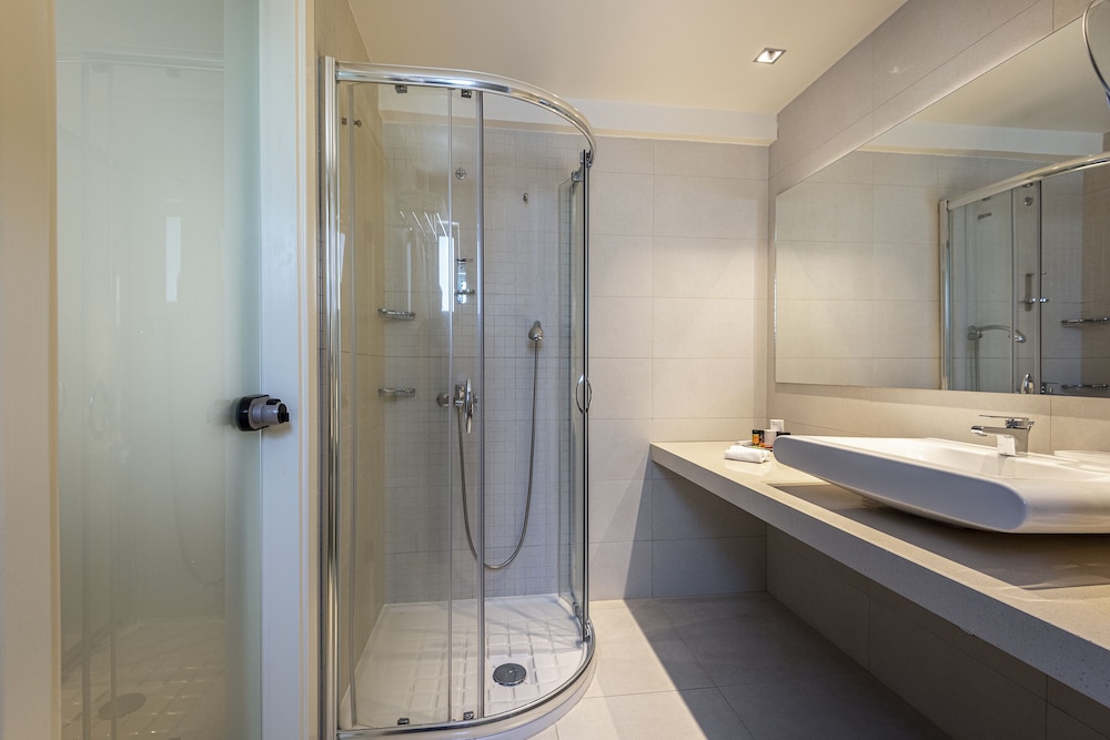 Maisonette Suite Sea Front with Sharing Pool - Photo 19