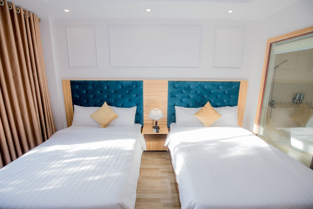 Twin Room, City View photo 2