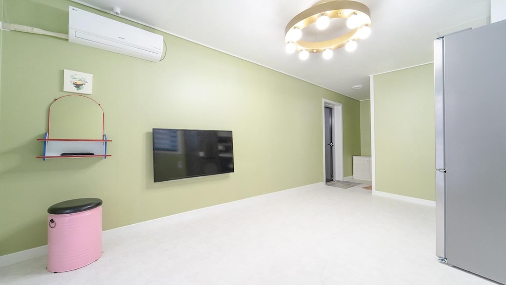 Basic Room, 1 Bedroom (hyeongjebang)