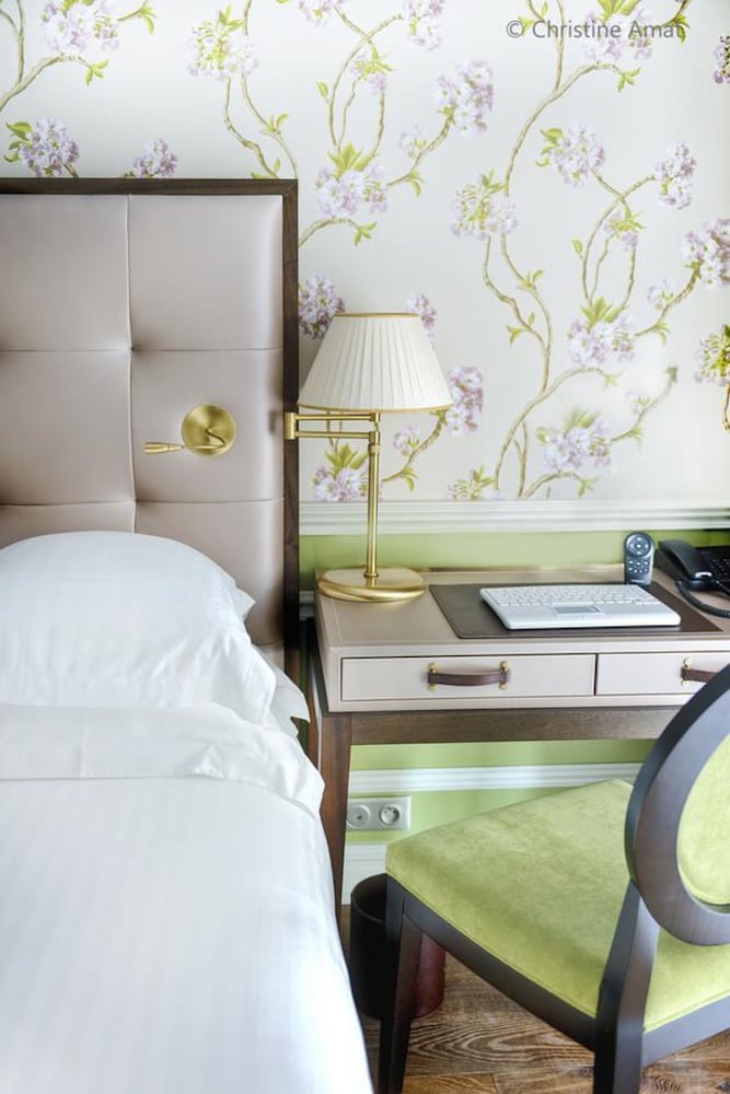 Deluxe Double Room - Photo 19
