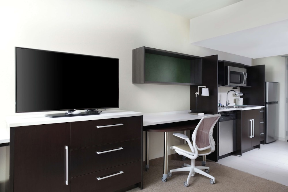 Suite, 1 King Bed, Accessible, Bathtub (Access Tub) photo 1