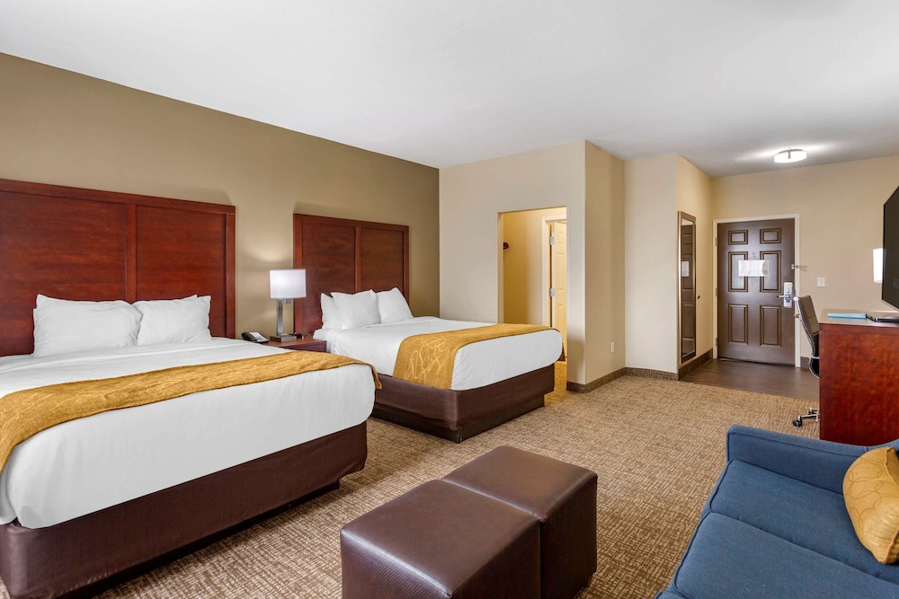 Room, 2 Queen Beds, Non Smoking - Photo 1