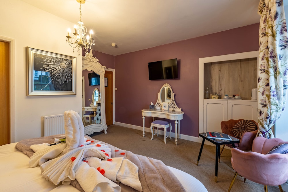 Deluxe Double Room, 1 King Bed photo 2
