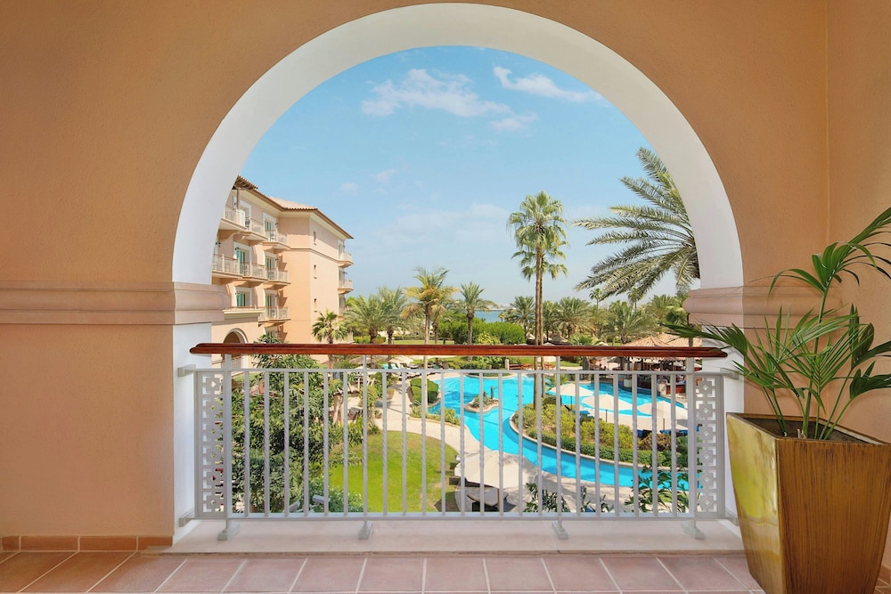 Family Room, Multiple Beds, Balcony, Garden View