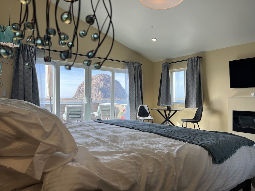 Panoramic Room, 1 King Bed with Sofa bed, Fireplace, Ocean View